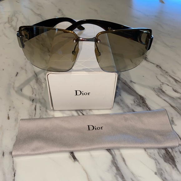CHRISTIAN DIOR I LOVE DIOR 2 TORTISE SHADES IN BOX - Picture 2 of 9